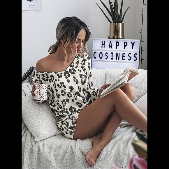 KANGA | 2 Piece Animal Print Loungewear Set - Picture 6 of 9